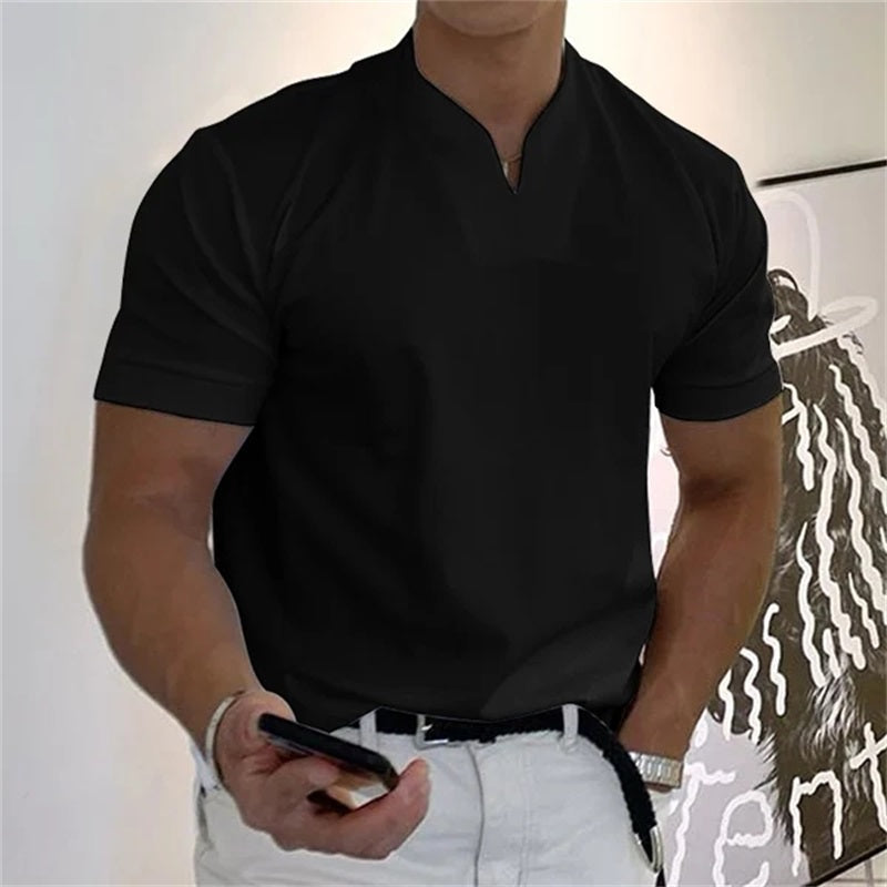 "Herren Business Kurzarm T-Shirt, sportlich und modisch, Vorderansicht, eleganter V-Ausschnitt, atmungsaktives Material."