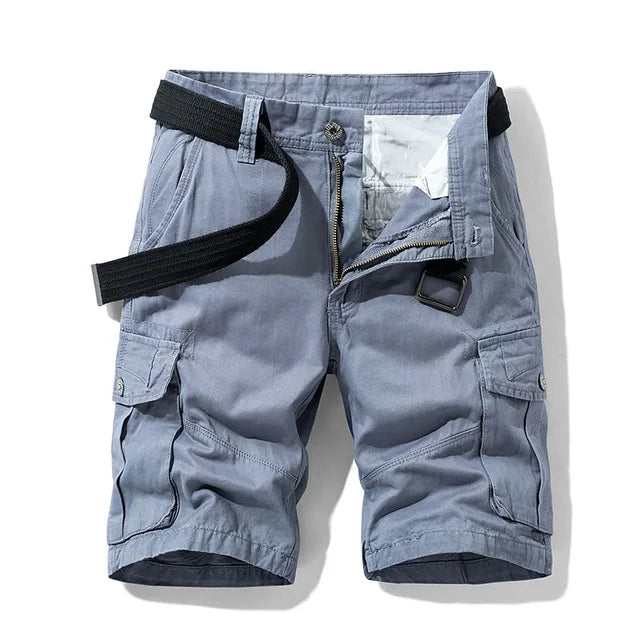 "Herren Cargo Shorts, robust und khaki, mit vielen Taschen, ideal für Sommerabenteuer und den täglichen Gebrauch."