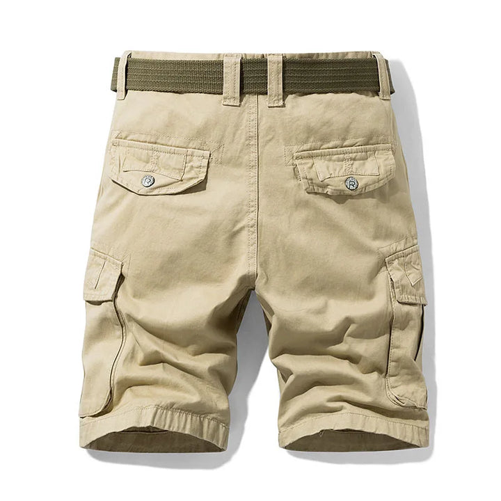 "Herren Cargo Shorts, robust und khaki, mit vielen Taschen, ideal für Sommerabenteuer und den täglichen Gebrauch."