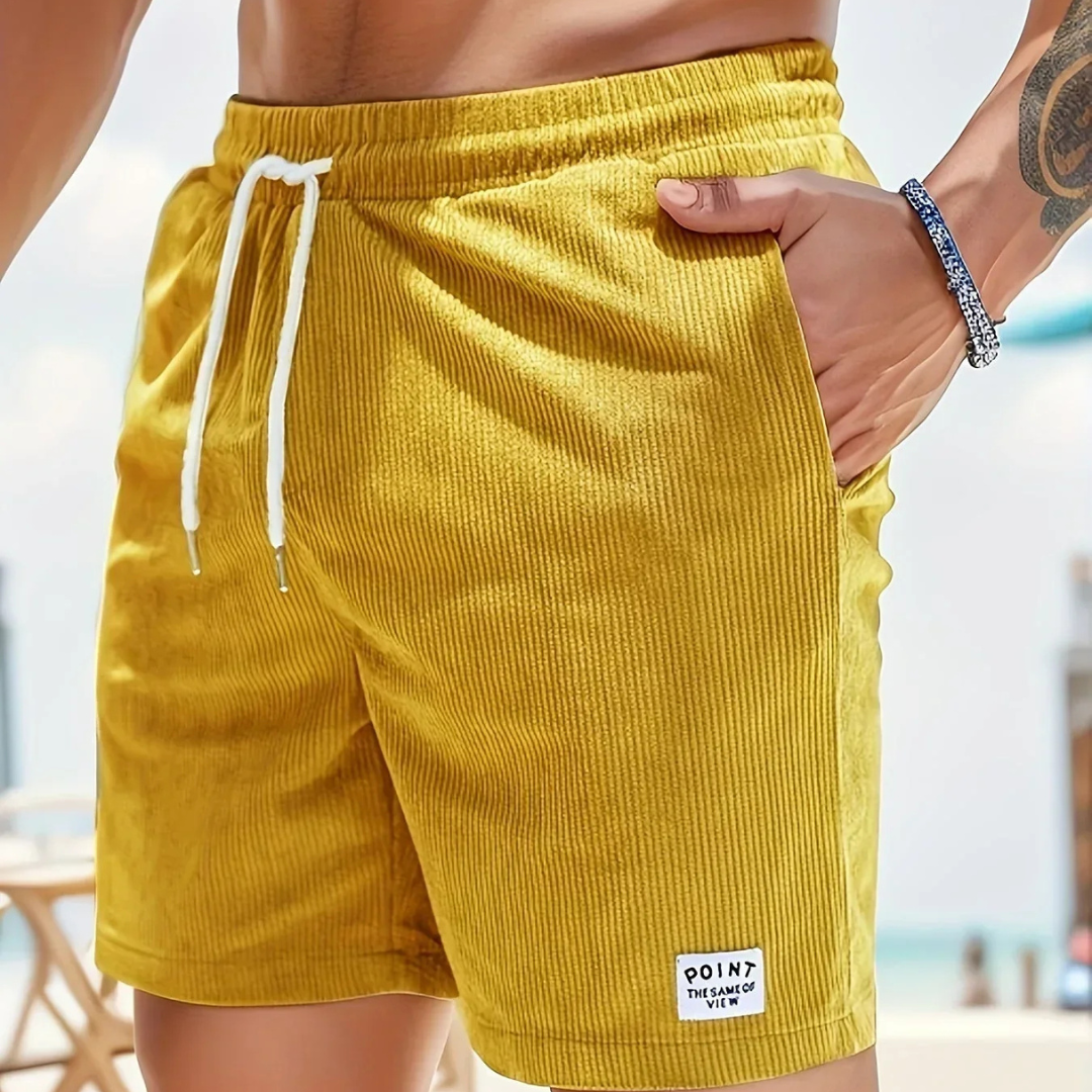 "Herren Cordshorts in Beige aus hochwertigem Cordstoff mit leichtem Stretch für maximalen Komfort und stilvolle Optik."