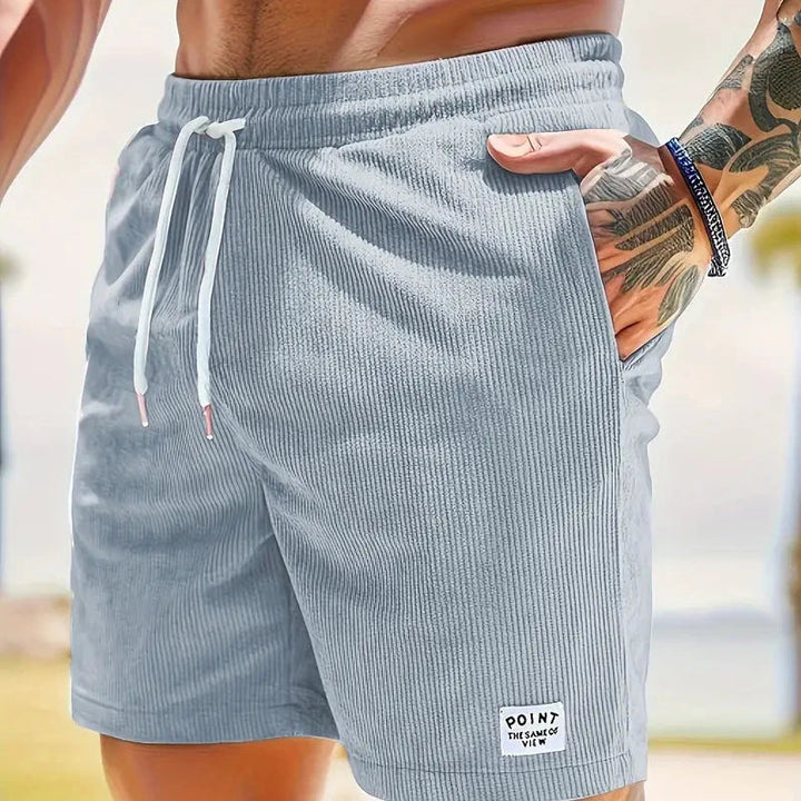 "Herren Cordshorts in Beige aus hochwertigem Cordstoff mit leichtem Stretch für maximalen Komfort und stilvolle Optik."