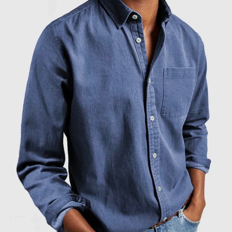 "Herren-Denim-Hemd, stilvoll und komfortabel, in Blau, vielseitig für jede Gelegenheit, moderne Passform, Rückansicht."