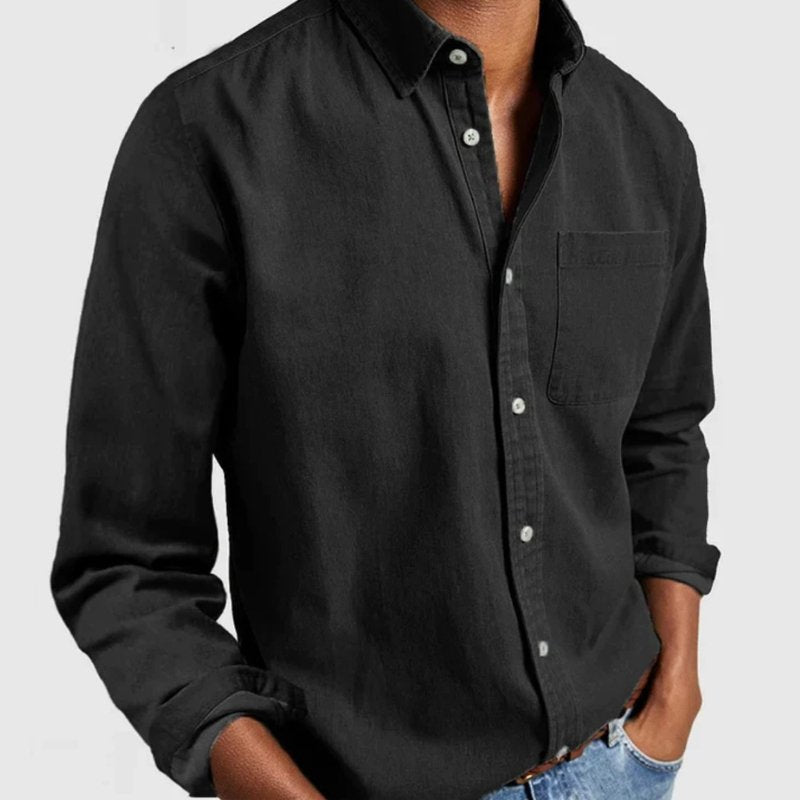 "Herren-Denim-Hemd, stilvoll und komfortabel, in Blau, vielseitig für jede Gelegenheit, moderne Passform, Rückansicht."