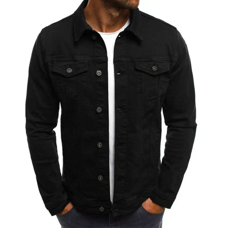"Herren Denim-Jacke, robust und vielseitig, mit Taschen und stilvoller Silhouette, perfekt für jeden Anlass."