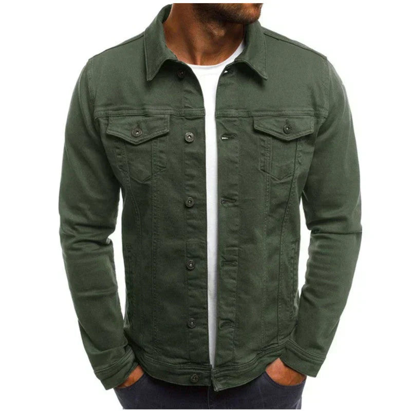 "Herren Denim-Jacke, robust und vielseitig, mit Taschen und stilvoller Silhouette, perfekt für jeden Anlass."