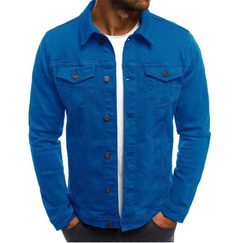 "Herren Denim-Jacke, robust und vielseitig, mit Taschen und stilvoller Silhouette, perfekt für jeden Anlass."