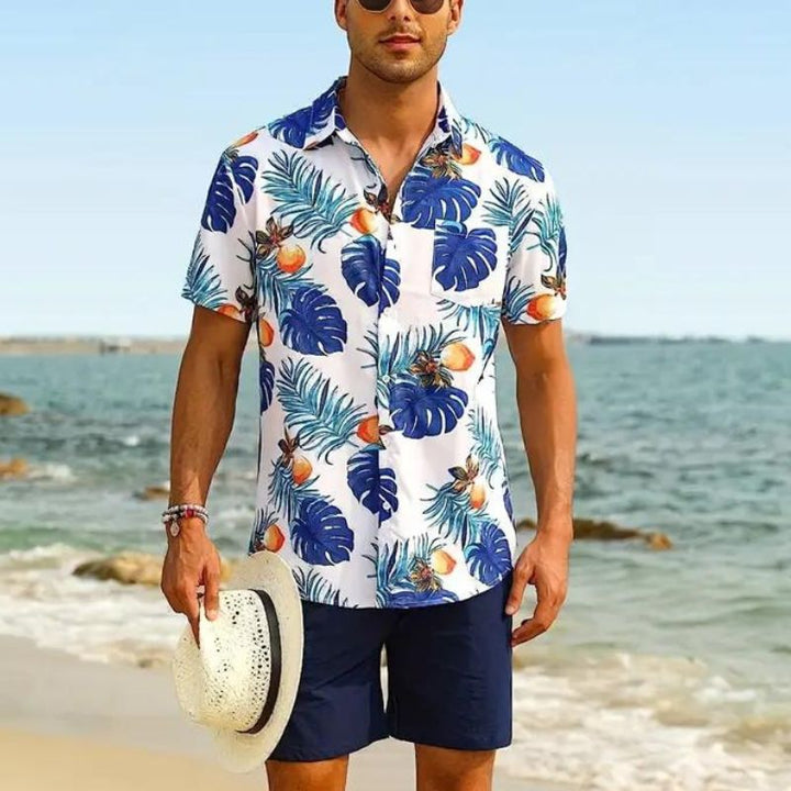"Herren Hawaiihemd, Kurzarm, lebhafter Print, tropisches Design, für Frühling und Sommer, Frontansicht, stilvolle Herrenmode"