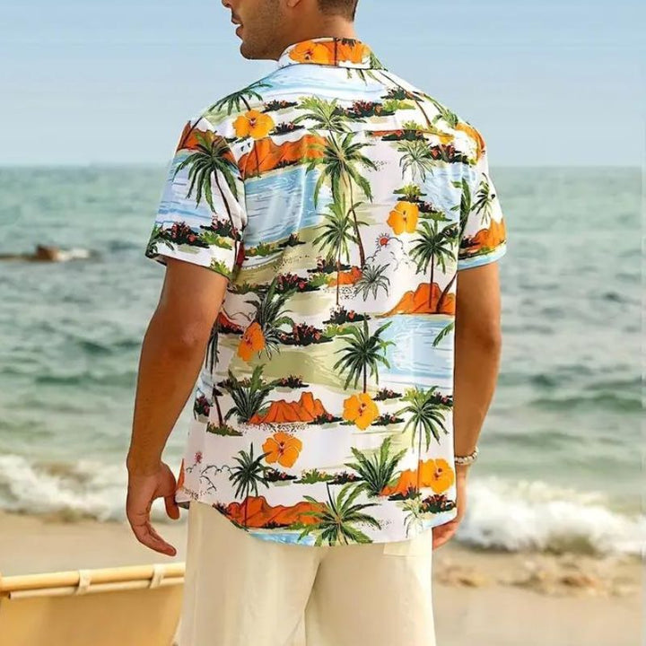 "Herren Hawaiihemd, Kurzarm, lebhafter Print, tropisches Design, für Frühling und Sommer, Frontansicht, stilvolle Herrenmode"