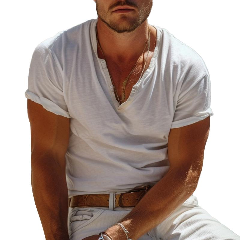 "Herren Henley T-Shirt Nico, kurzärmelig, einfarbig mit Henley-Kragen und lässigem Design, perfekte sommerliche Eleganz."