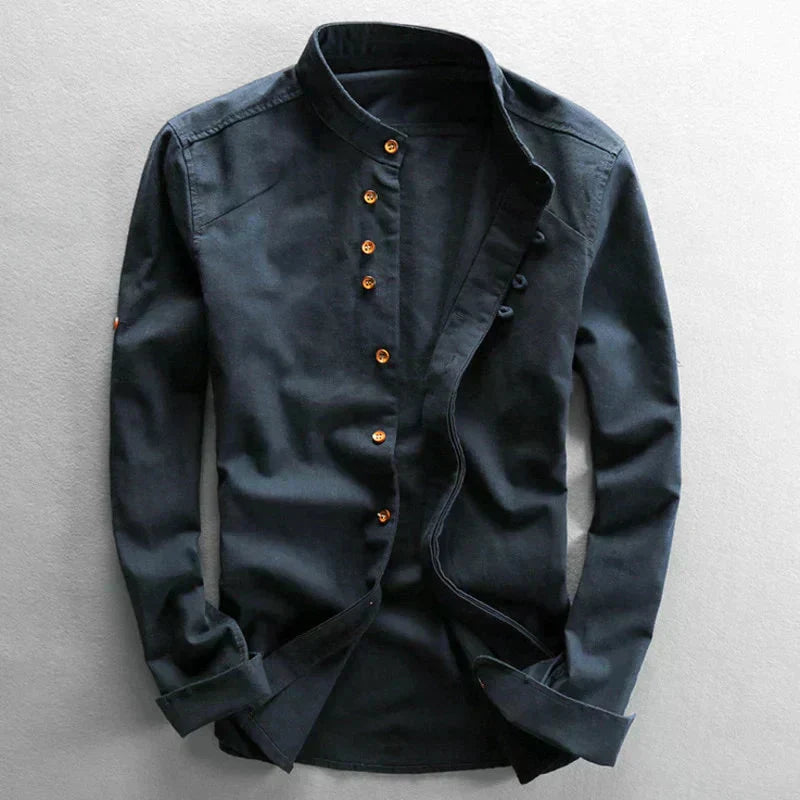 "Herren Japanisches Katana Hemd, inspiriert vom traditionellen Stil, mit moderner Eleganz und feinen Details, Vorderansicht."