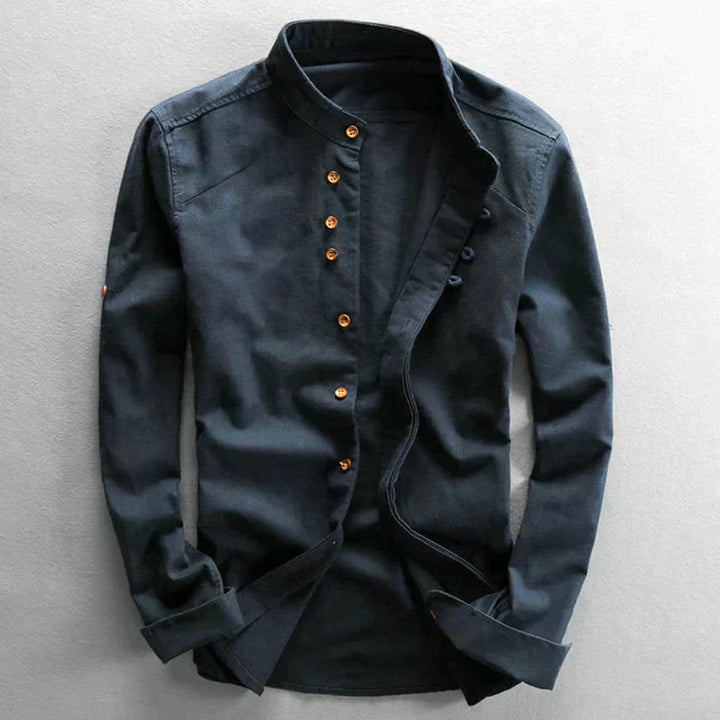 "Herren Japanisches Katana Hemd, inspiriert vom traditionellen Stil, mit moderner Eleganz und feinen Details, Vorderansicht."