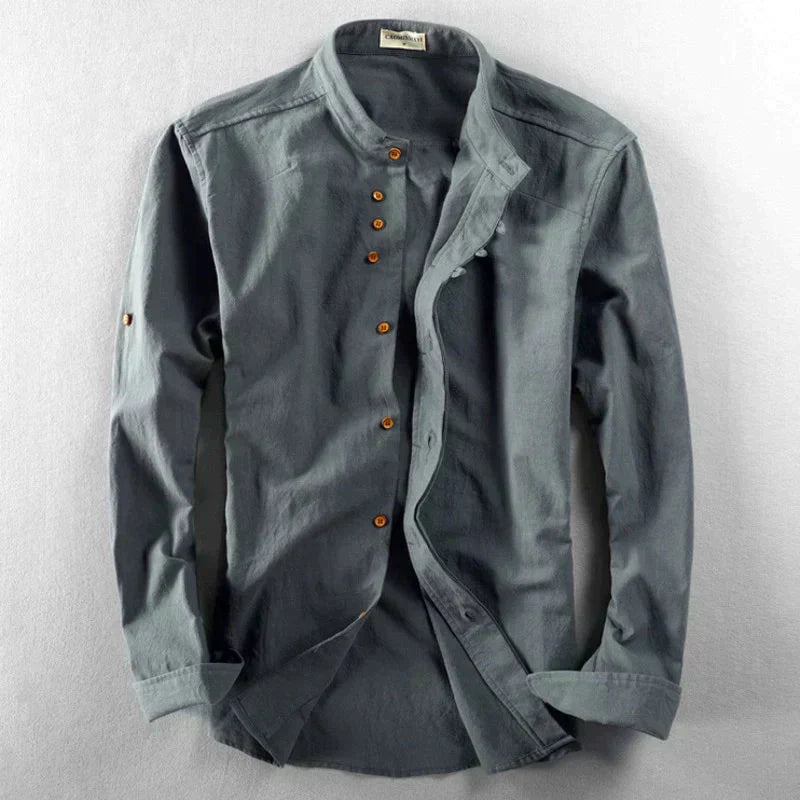 "Herren Japanisches Katana Hemd, inspiriert vom traditionellen Stil, mit moderner Eleganz und feinen Details, Vorderansicht."