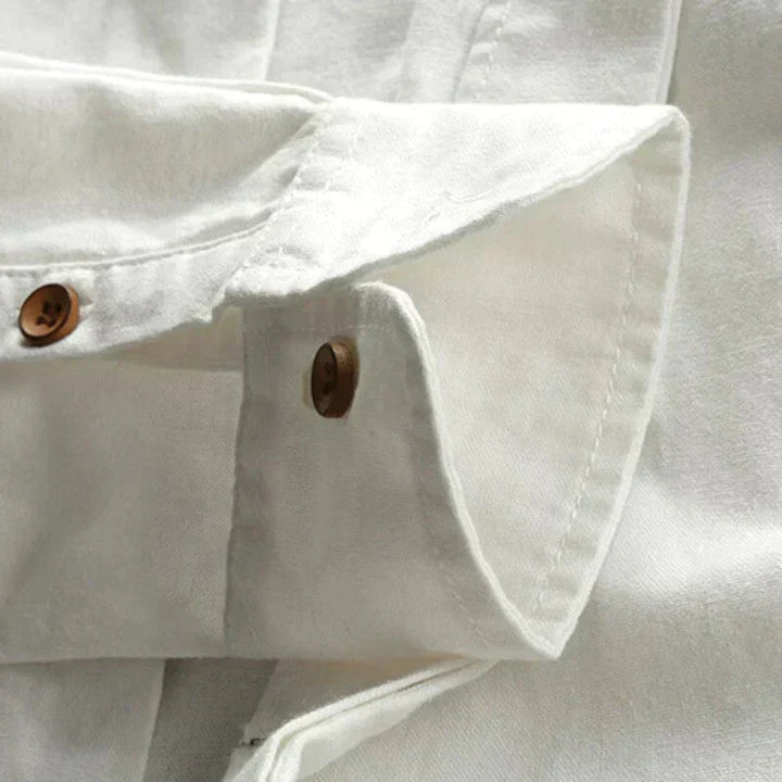 "Herren Japanisches Katana Hemd, inspiriert vom traditionellen Stil, mit moderner Eleganz und feinen Details, Vorderansicht."