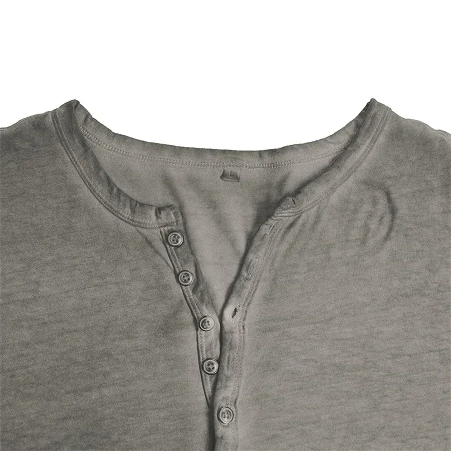 "Herren Langarm Henley Shirt aus Baumwolle, klassisches Design in verschiedenen Farben, moderner Regular Fit."