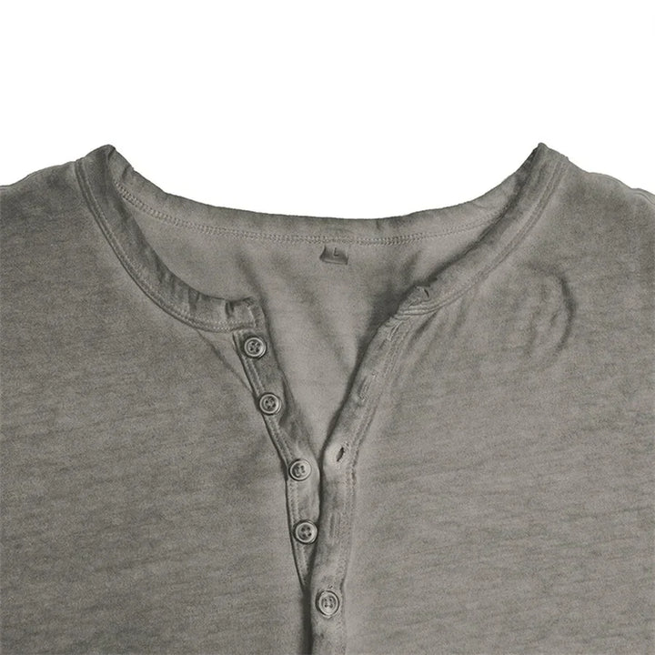 "Herren Langarm Henley Shirt aus Baumwolle, klassisches Design in verschiedenen Farben, moderner Regular Fit."