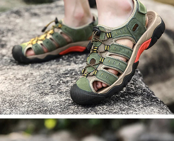"Herren Leder Outdoor Sandalen, braun, robust, bequem, für Trekking & Strand, mit rutschfester Gummisohle."