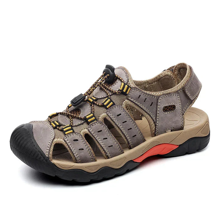 "Herren Leder Outdoor Sandalen, braun, robust, bequem, für Trekking & Strand, mit rutschfester Gummisohle."