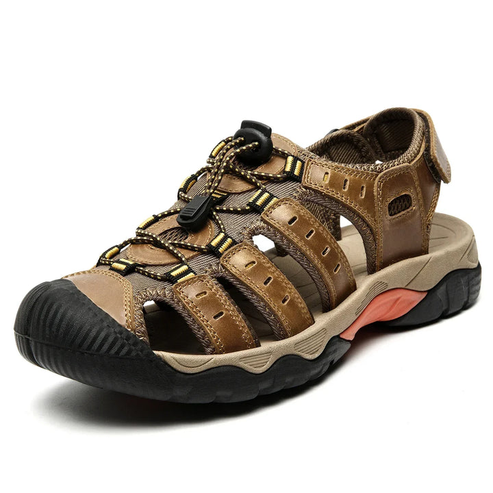 "Herren Leder Outdoor Sandalen, braun, robust, bequem, für Trekking & Strand, mit rutschfester Gummisohle."