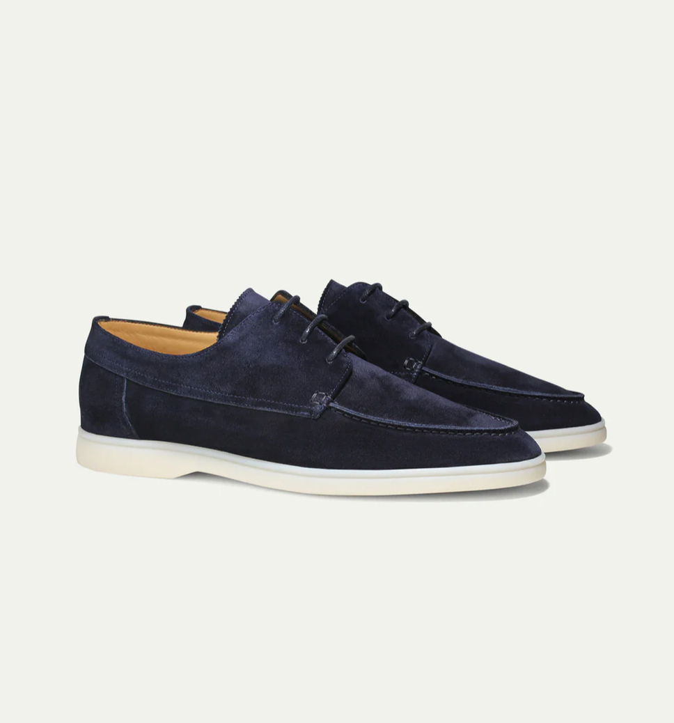 "Herren Leder-Slipper, elegant mit gepolsterter Innensohle, robustem Gummi und schlichtem Design für jeden Anlass."