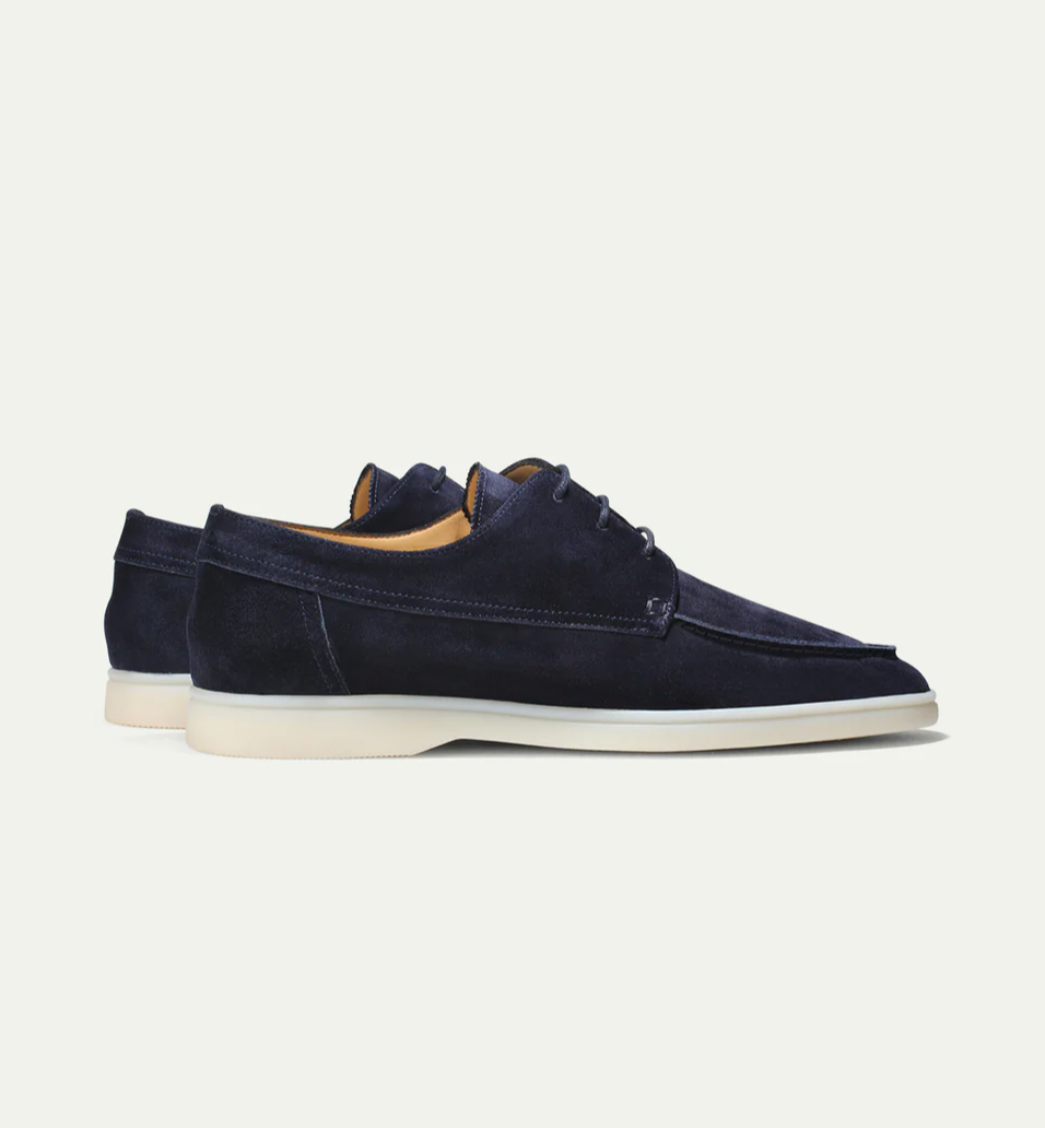 "Herren Leder-Slipper, elegant mit gepolsterter Innensohle, robustem Gummi und schlichtem Design für jeden Anlass."