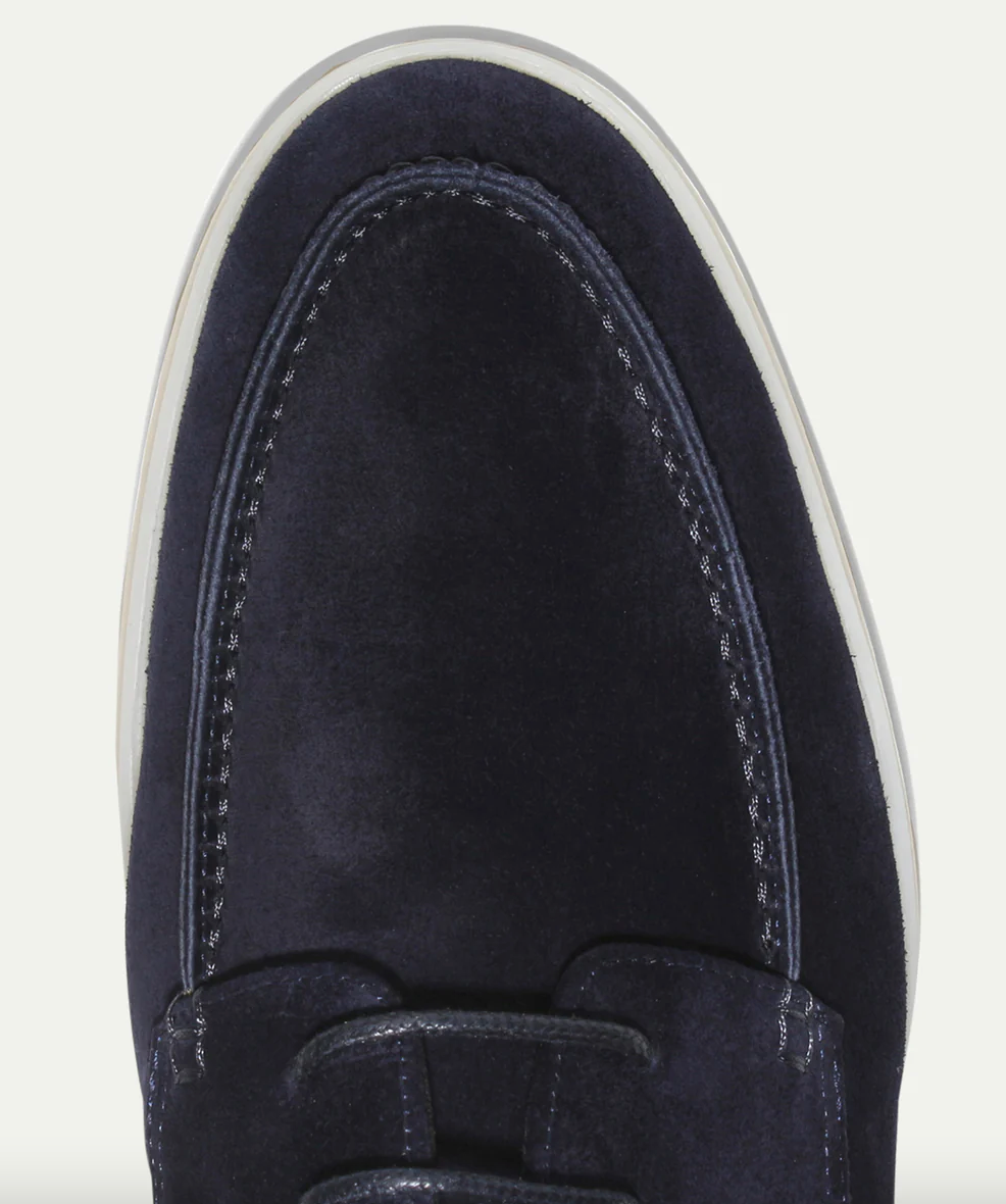 "Herren Leder-Slipper, elegant mit gepolsterter Innensohle, robustem Gummi und schlichtem Design für jeden Anlass."