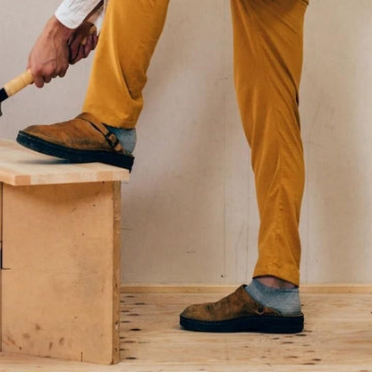 Herren-Lederslipper, orthopädisch, braunes Premium-Leder, ergonomisches Design, komfortable Passform, für gesunde Füße.