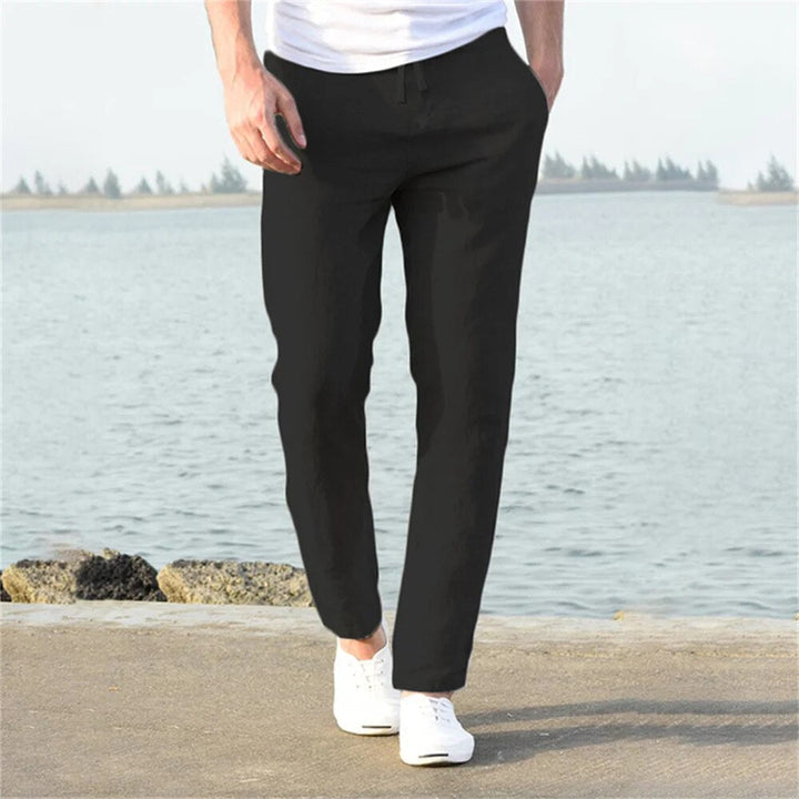 "Herren Leinenhose dunkelblau, leicht und atmungsaktiv, klassischer Stil, ideal für warme Sommertage, vielseitig kombinierbar