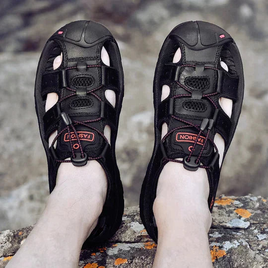 Herren orthopädische Sandalen, braun, offene Zehen, verstellbare Riemen, Fußgewölbestütze, stoßdämpfende Sohlen.