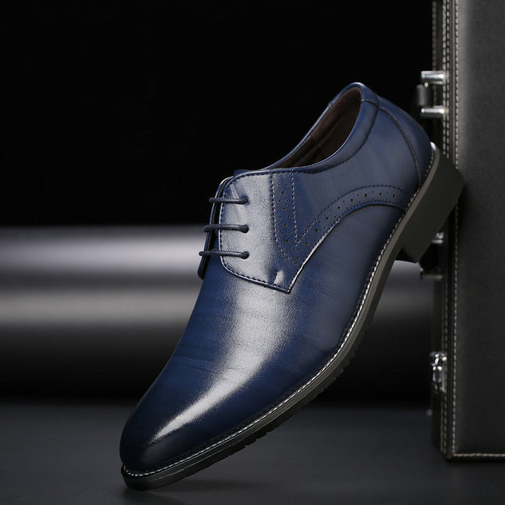 "Herren Oxford Schuhe aus Leder, Brogue-Design, in Blau, Braun, Gelb, Rot, Schwarz. Elegant und komfortabel."