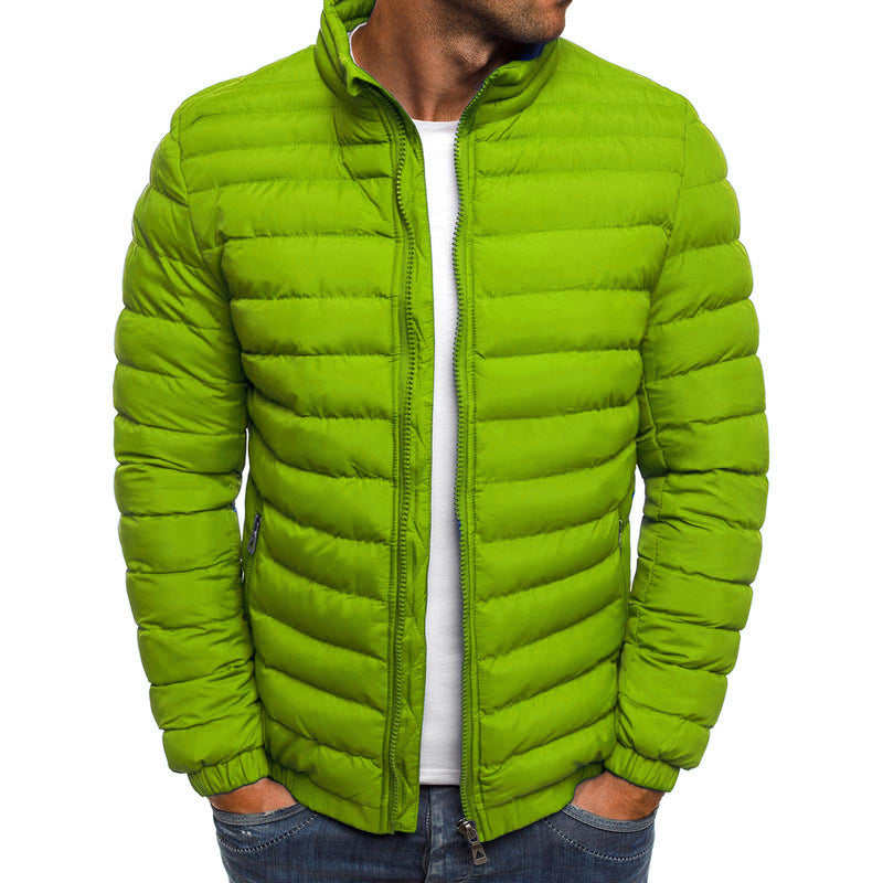 "Herren Pufferjacke Dunkelblau, leicht, stilvoll, isoliert, für kalte Tage, modernes schlankes Design, funktionale Taschen."