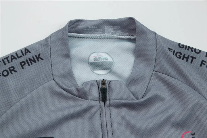 "Herren-Radsportset mit aerodynamischem Design in stilvollen Sommerfarben, ideal für ambitionierte Radfahrer."