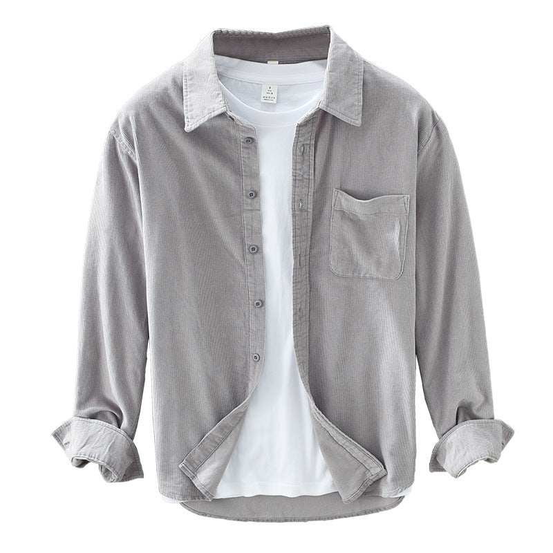 "Herren Retro Cordhemd aus Cordstoff, im eleganten Vintage-Stil, ideal für formelle und informelle Anlässe."