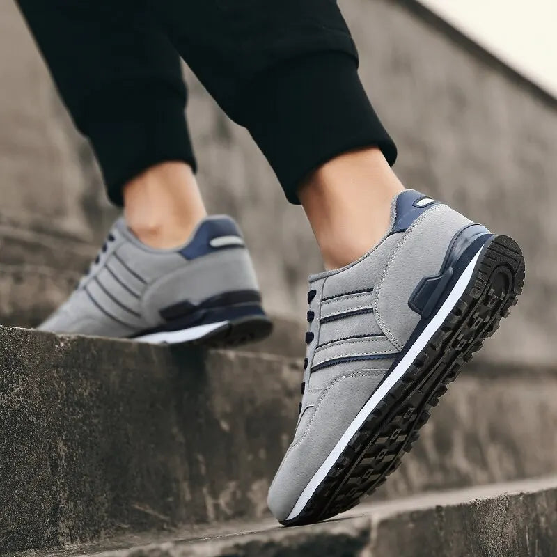 "Herren-Sneaker mit atmungsaktivem Design, Schnürverschluss und modischem Muster, ideal für Frühling und Herbst."