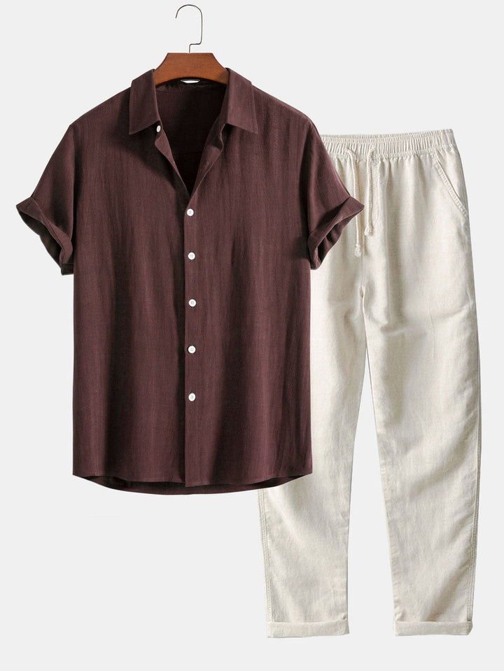 "Herren Sommer Set, elegantes Hemd mit Stehkragen und kurze Ärmel, kombiniert mit passender Hose, stilvoll und bequem."
