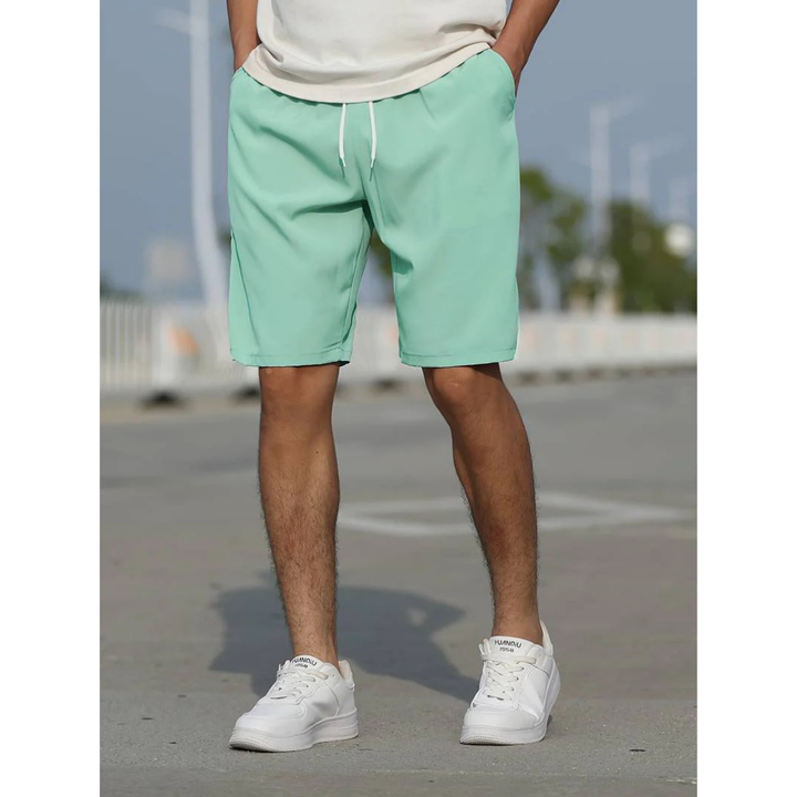 "Herren Sommershorts, atmungsaktiv, locker geschnitten; ideal für Freizeit. Perfekt für warme Tage, mit praktischen Taschen."