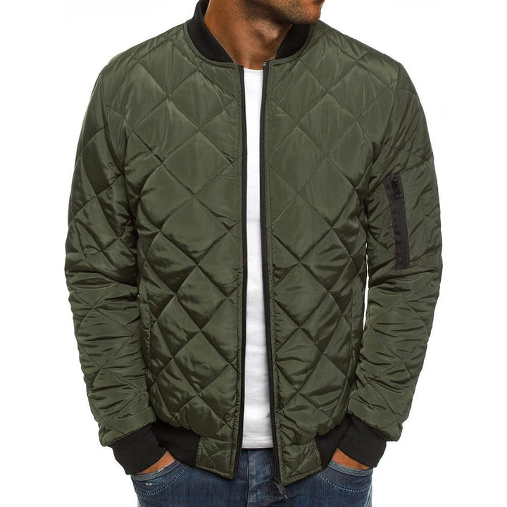 "Herren-Steppjacke, klassisches Design, verschiedene Farben, hochwertige Isolierung, perfekt für kalte Temperaturen."