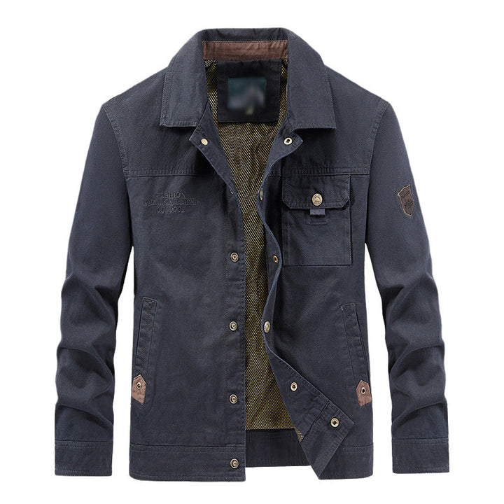 "Herren Vintage-Cargo-Jacke in Khaki mit großen Taschen und tailliertem Schnitt; perfekt für legere Anlässe."