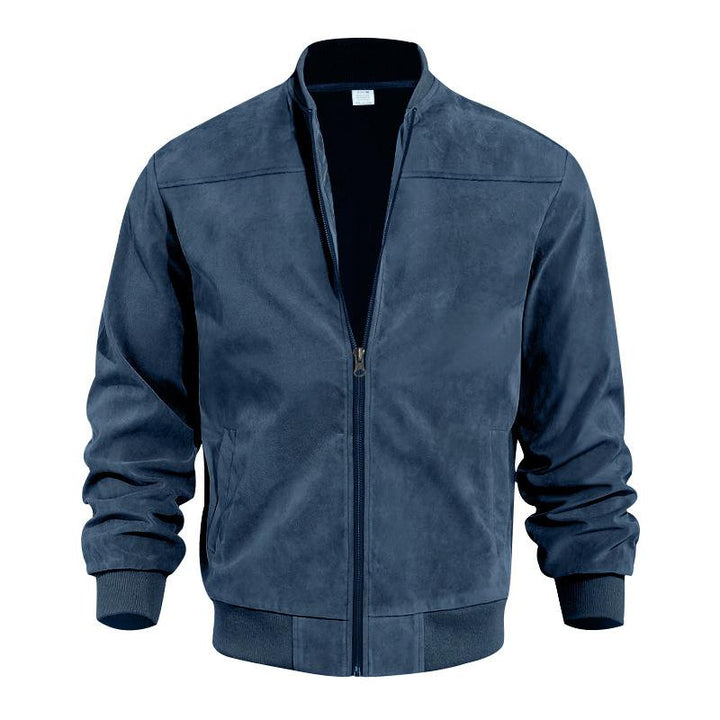 "Herren Vintage Wildlederjacke mit Stehkragen, braun, luxuriöse Textur, zeitloser Stil, elegant und gemütlich, vielseitig."