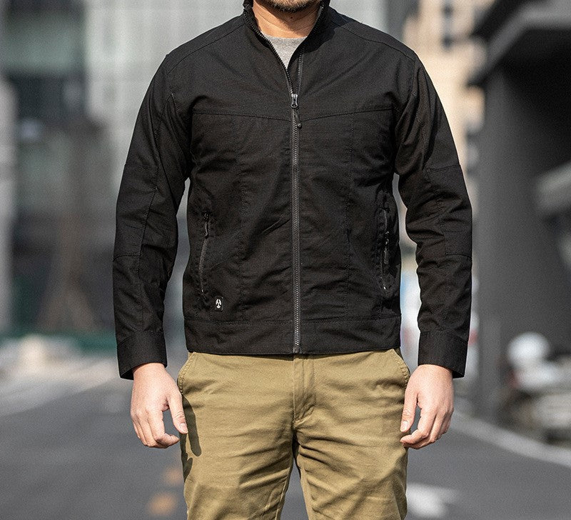 Herren Windjacke, winddicht, stilvoll, militärisches Design, ideal für Abenteuer, zeitloser Look, praktisch und bequem.