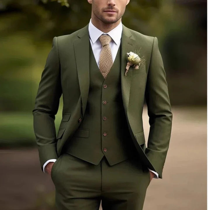 "Herrenanzug dreiteilig, modern fit, schmaler Schnitt, schwarz, ideal für Hochzeit und Empfang, stilvoll und elegant."