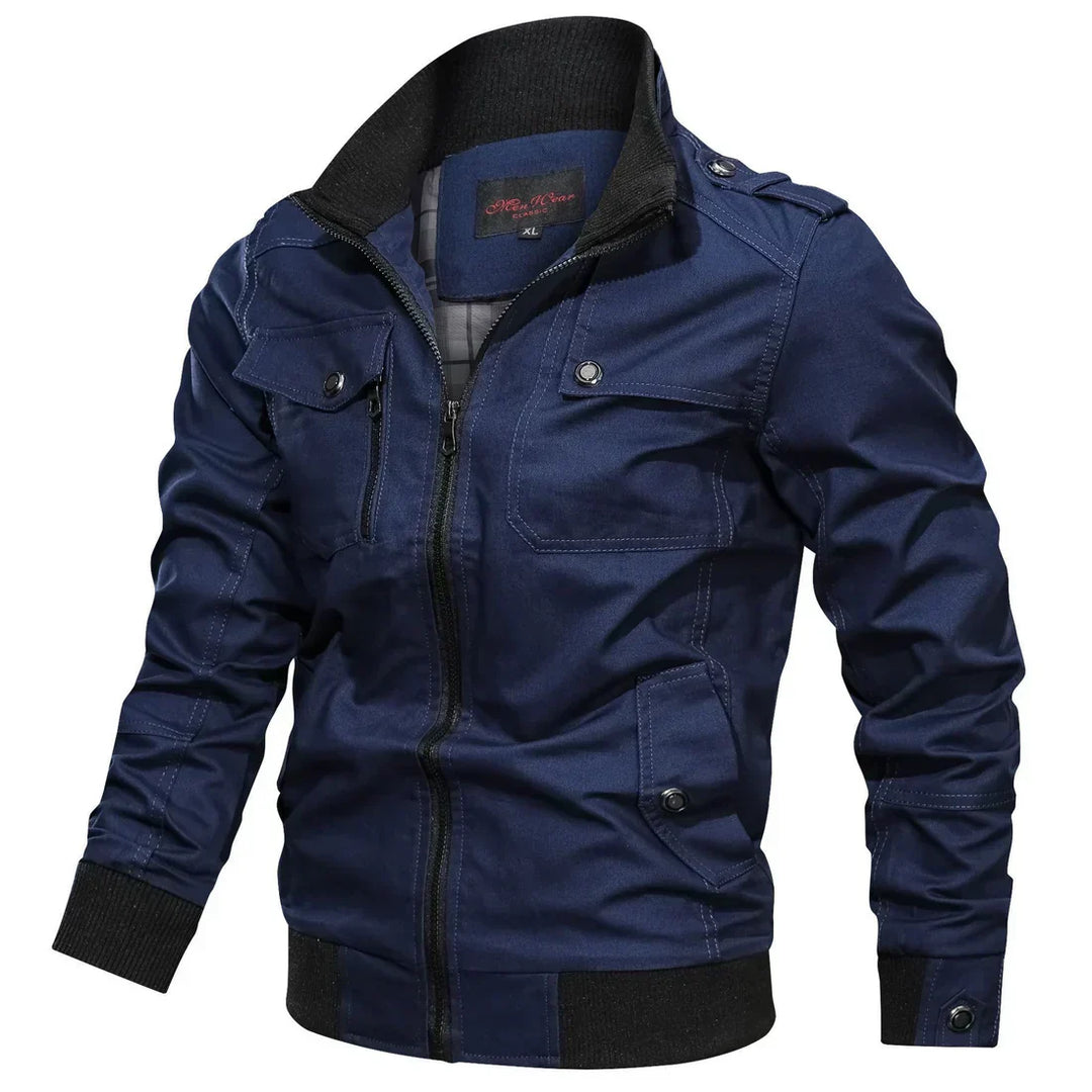 "Herrenjacke wetterfest, dunkelblau, modernes Design, ideal für Herbst/Winter, mit Kapuze und mehrere Taschen."