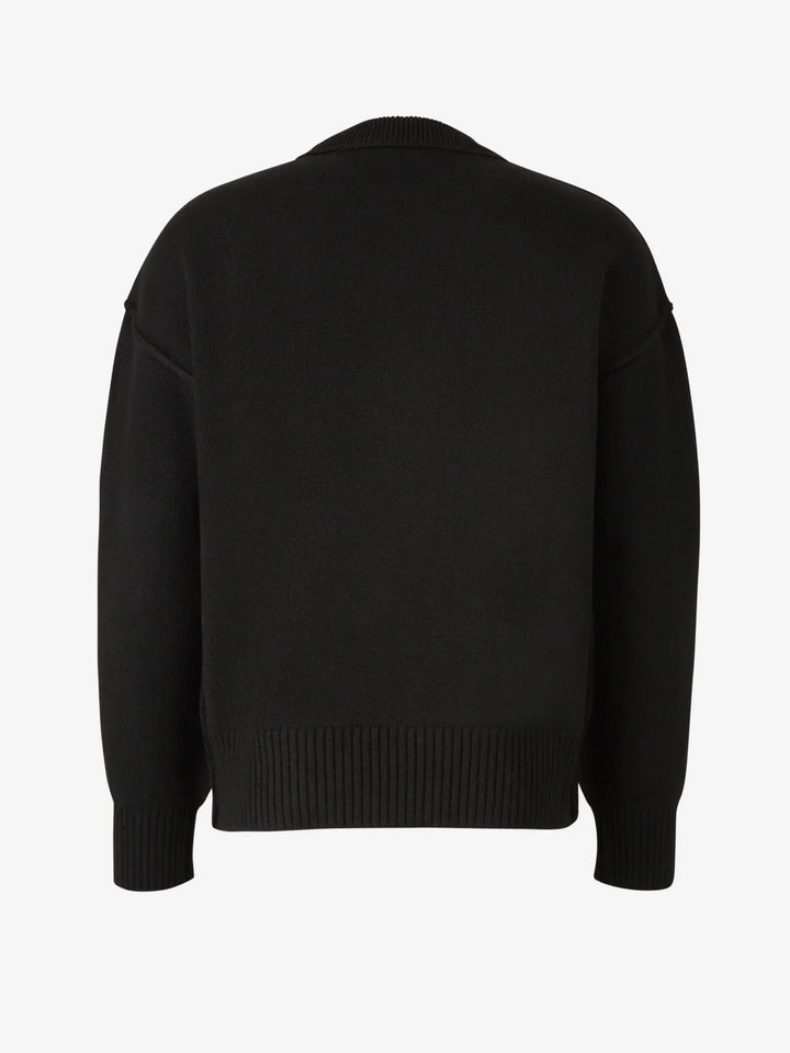 "Herz-Pullover für Damen, weich, weiß, mit Herzen, modisch und bequem, ideal für kalte Tage, vielseitig kombinierbar."