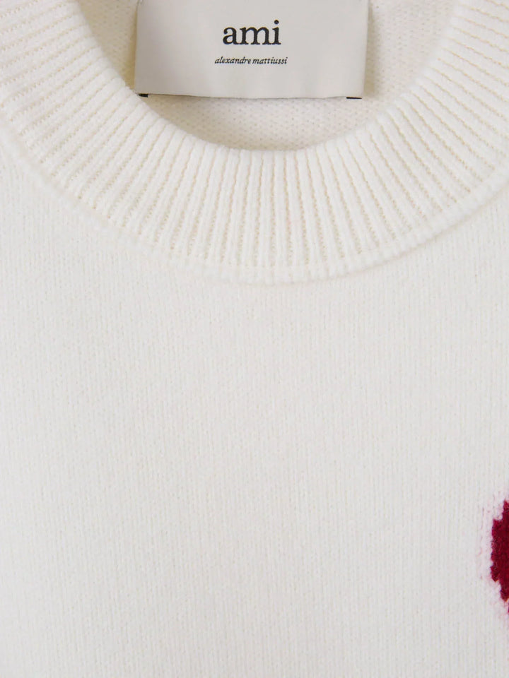 "Herz-Pullover für Damen, weich, weiß, mit Herzen, modisch und bequem, ideal für kalte Tage, vielseitig kombinierbar."