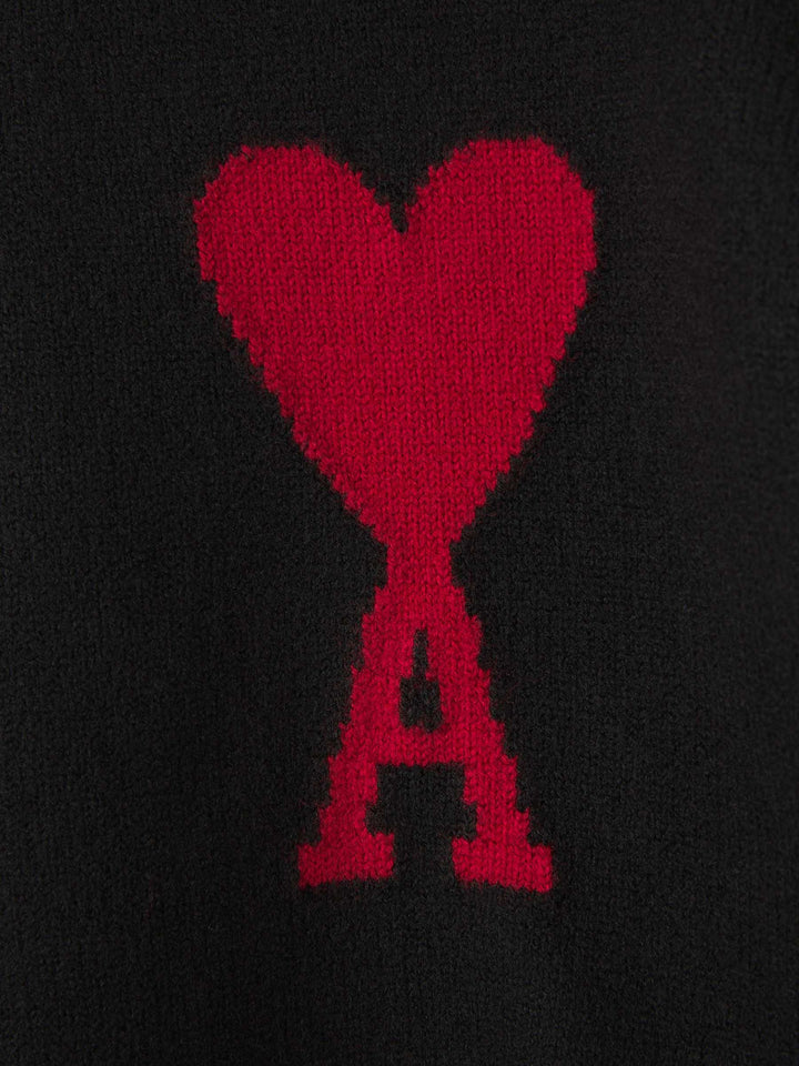 "Herz-Pullover für Damen, weich, weiß, mit Herzen, modisch und bequem, ideal für kalte Tage, vielseitig kombinierbar."