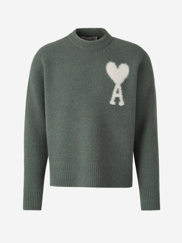 "Herz-Pullover für Damen, weich, weiß, mit Herzen, modisch und bequem, ideal für kalte Tage, vielseitig kombinierbar."