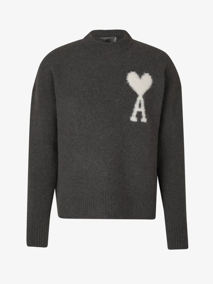 "Herz-Pullover für Damen, weich, weiß, mit Herzen, modisch und bequem, ideal für kalte Tage, vielseitig kombinierbar."