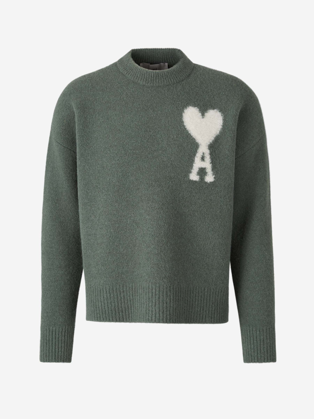 "Herzbestickter Damenpullover, kuscheliger Strickstoff in Beige, Herz-Stickerei auf Brust, stilvoll und bequem für jeden Anla