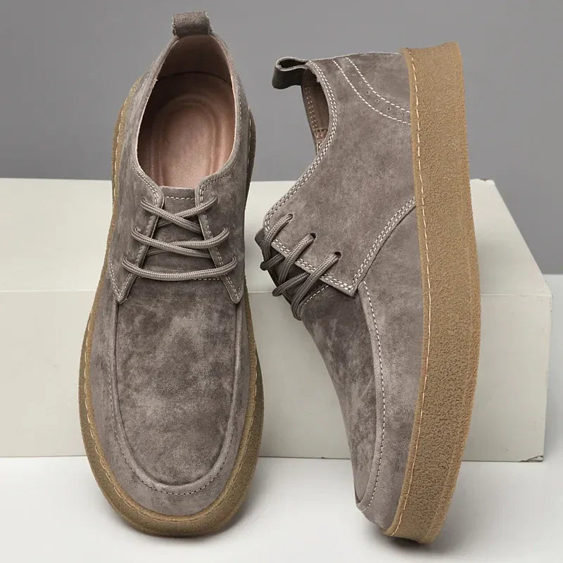 Hochwertige Wildleder-Sneaker für Herren in zeitlosem Design, robustes Material, stilvoll und bequem, perfekt für jeden Anlas