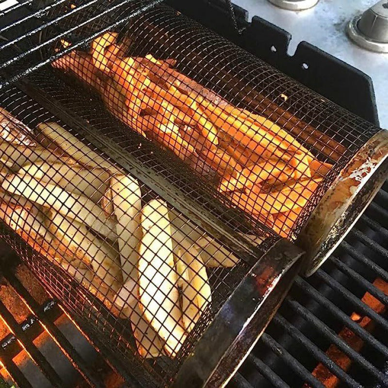 "Hochwertiger Metall Grillkorb mit ergonomischen Griffen für gleichmäßiges Garen auf Gas- und Holzkohlegrills."