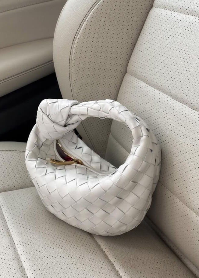 "Isabella gewebte Mini-Handtasche, Schwarz, handgewebt, elegant, vielseitig, Damenhandtasche, modernes Design, kompakt"